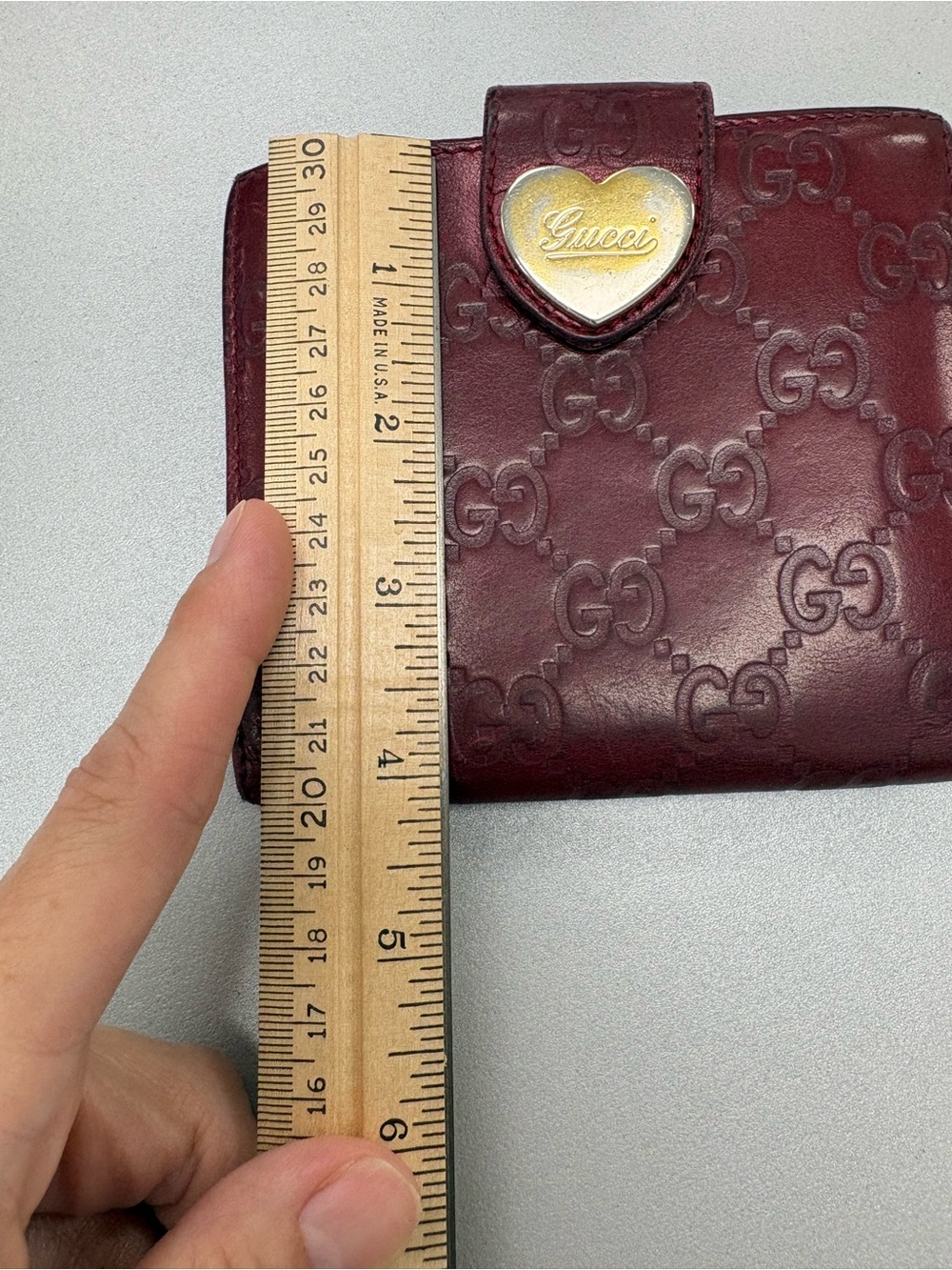 Gucci Burgundy Leather Wallet with Gold Heart Logo - Picture 10 of 11
